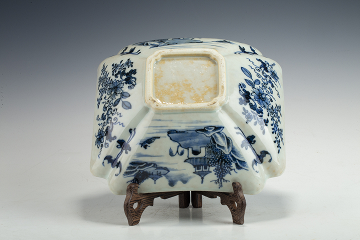 古玩陶瓷清中·青花山水花卉紋四方倭角碗真品鑒賞圖