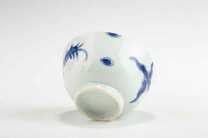 古玩陶瓷清雍正·青花過墻龍紋茶圓真品鑒賞圖