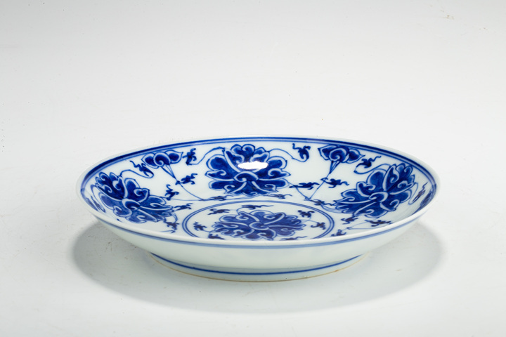 古玩陶瓷清晚·青花纏枝蓮紋盤真品鑒賞圖