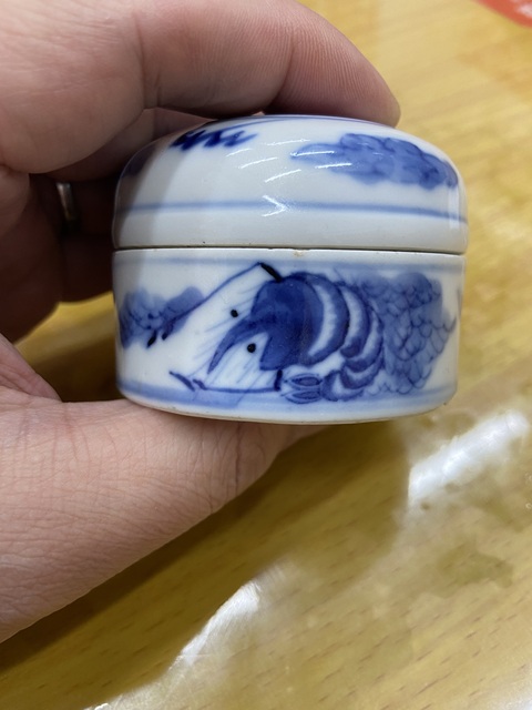 古玩陶瓷龍紋蝦藻紋青花蓋盒真品鑒賞圖