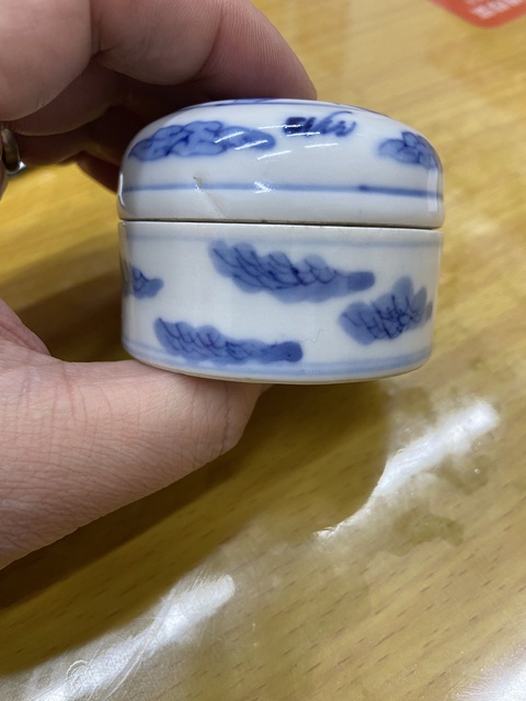 古玩陶瓷龍紋蝦藻紋青花蓋盒真品鑒賞圖