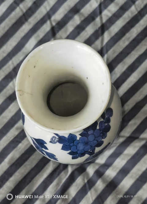 古玩陶瓷青花瓶真品鑒賞圖