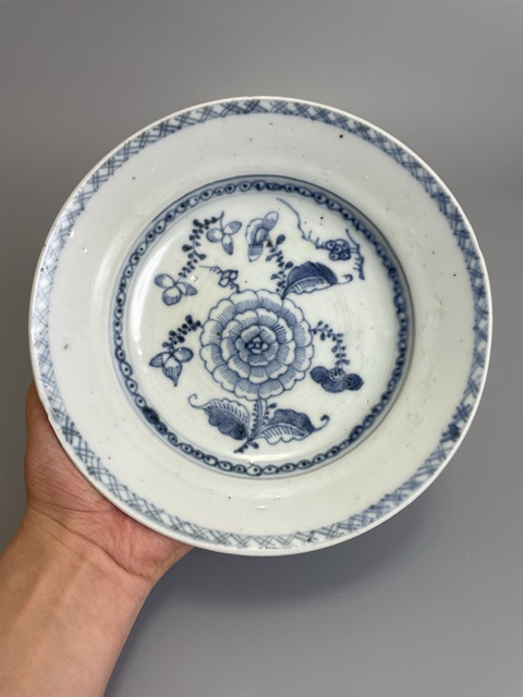 古玩陶瓷清乾隆 精品淡描青花花卉紋折沿盤拍賣,當前價格780元