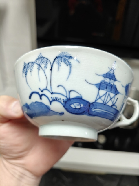 古玩陶瓷青花山水紋杯碟一套真品鑒賞圖