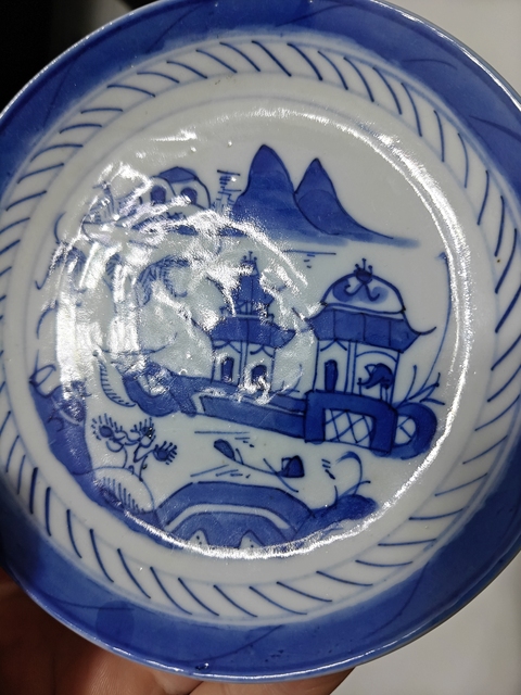 古玩陶瓷青花山水紋杯碟一套真品鑒賞圖