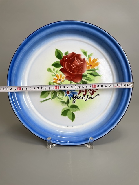 古玩陶瓷六十年代 琺瑯彩月季花卉紋盤拍賣,當(dāng)前價(jià)格200元