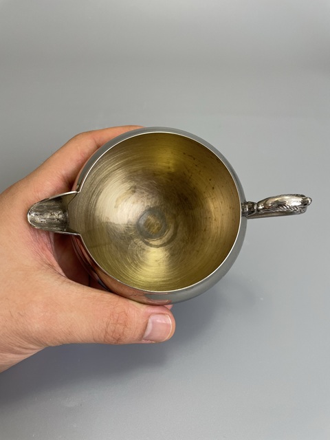 古玩雜項民國 美國精美浮雕鍍銀奶杯 真品鑒賞圖