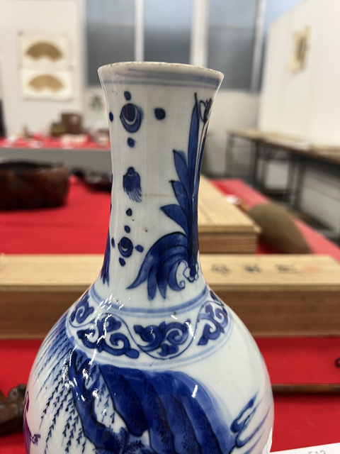 古玩陶瓷明崇禎青花人物故事圖瓶真品鑒賞圖