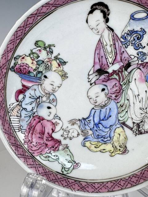 古玩陶瓷清雍正 廣彩琺瑯彩人物紋杯碟一組真品鑒賞圖