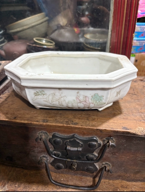 古玩陶瓷油粉彩人物紋花盆真品鑒賞圖