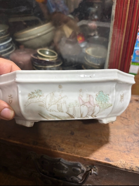 古玩陶瓷油粉彩人物紋花盆真品鑒賞圖