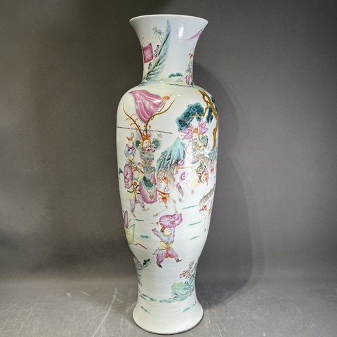 古玩陶瓷人物紋粉彩瓶真品鑒賞圖