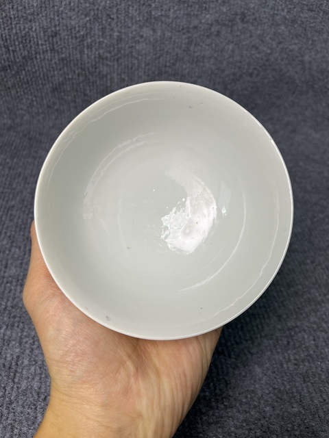 古玩陶瓷粉彩花卉紋碗真品鑒賞圖