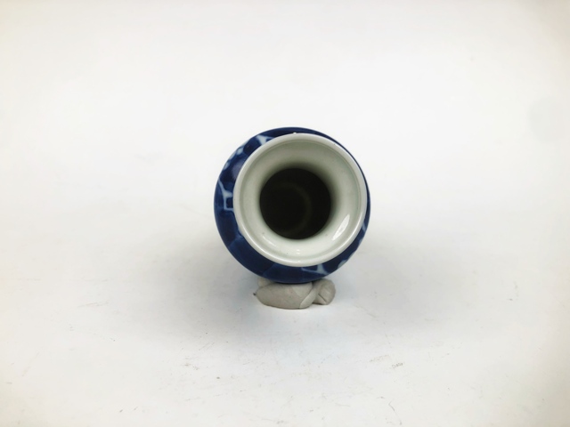 古玩陶瓷民國至創(chuàng)匯·青花留白折枝冰梅紋棒槌瓶真品鑒賞圖