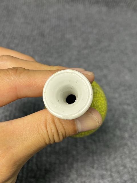 古玩陶瓷黃釉小賞瓶真品鑒賞圖