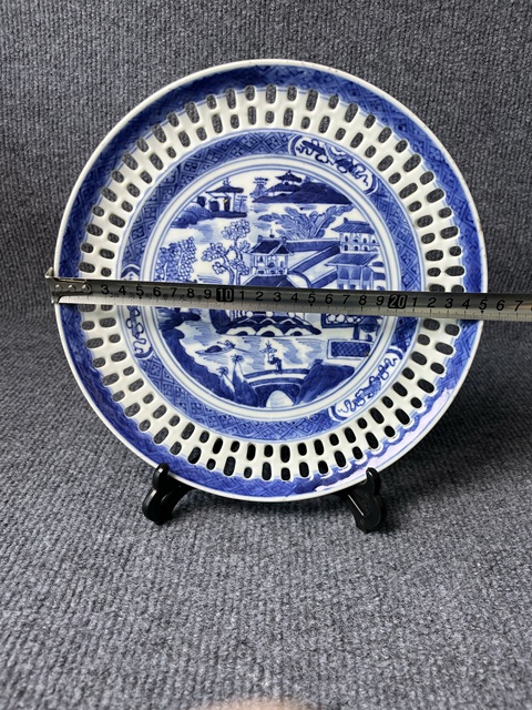古玩陶瓷青花庭院山水人物攜琴訪友鏤空盤真品鑒賞圖