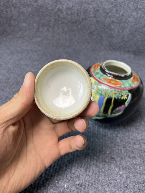 古玩陶瓷墨地粉彩西廂記人物故事紋蓋罐真品鑒賞圖