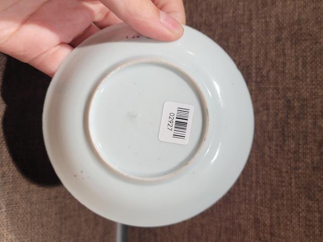 古玩陶瓷粉彩花卉紋杯碟真品鑒賞圖