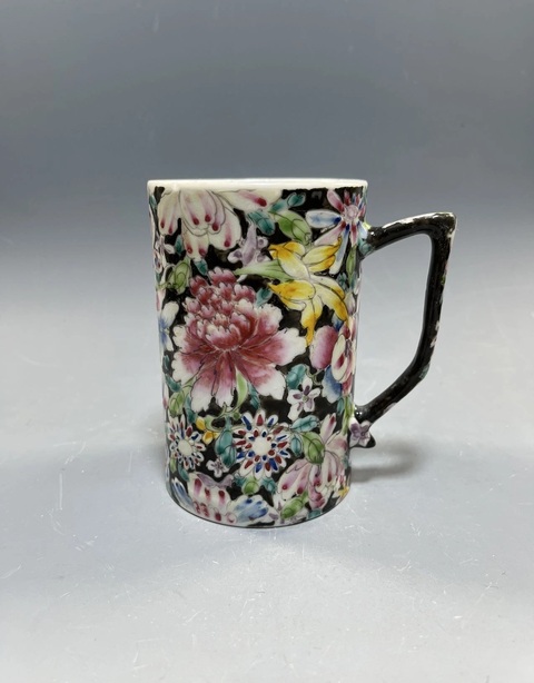 古玩陶瓷百花不落地粉彩執(zhí)杯真品鑒賞圖