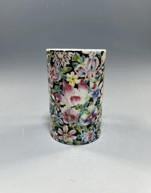 古玩陶瓷百花不落地粉彩執(zhí)杯真品鑒賞圖