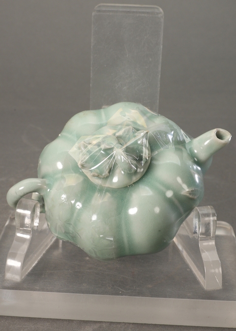 古玩陶瓷青釉瓜棱執(zhí)壺真品鑒賞圖