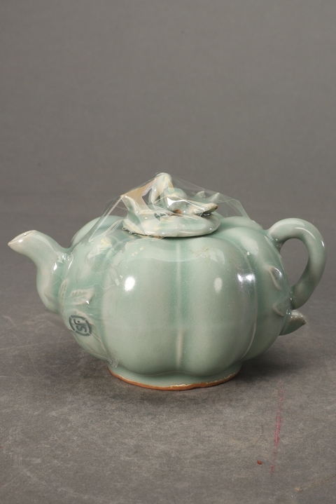古玩陶瓷青釉瓜棱執(zhí)壺真品鑒賞圖