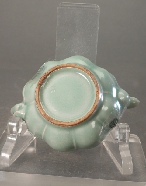 古玩陶瓷青釉瓜棱執(zhí)壺真品鑒賞圖