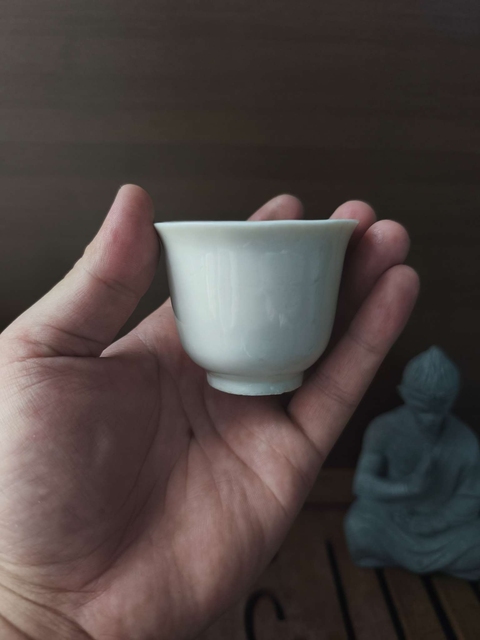 古玩陶瓷德化窯白瓷杯真品鑒賞圖