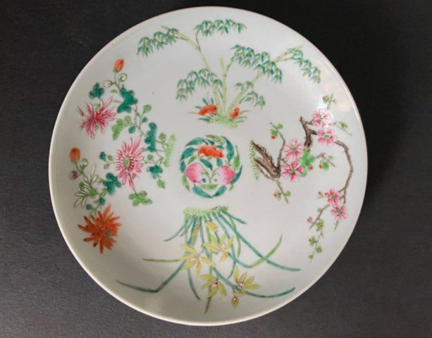 古玩陶瓷清道光 粉彩四季花卉紋盤真品鑒賞圖