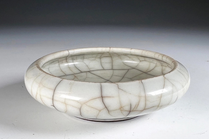 古玩陶瓷清中期 哥釉筆洗真品鑒賞圖