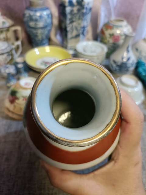古玩陶瓷創匯粉彩駿馬圖撇口瓶拍賣，當前價格2888元