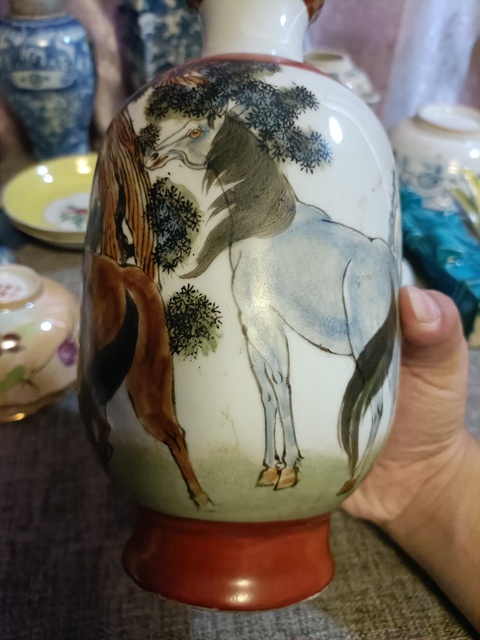 古玩陶瓷創匯粉彩駿馬圖撇口瓶拍賣，當前價格2888元