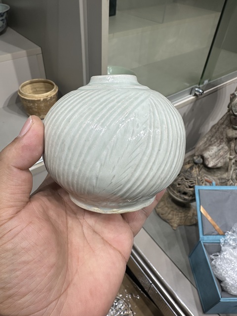 古玩陶瓷青白釉線條罐真品鑒賞圖