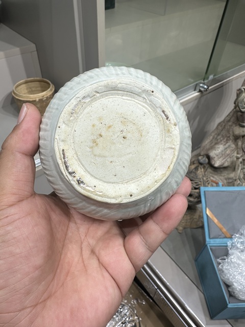 古玩陶瓷青白釉線條罐真品鑒賞圖