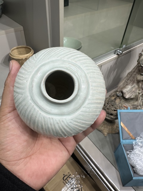 古玩陶瓷青白釉線條罐真品鑒賞圖