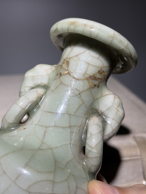 古玩陶瓷青釉雙耳銜環瓶真品鑒賞圖