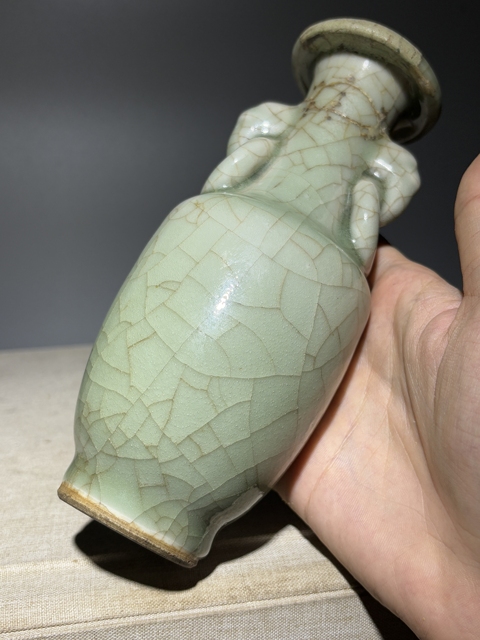 古玩陶瓷青釉雙耳銜環瓶真品鑒賞圖