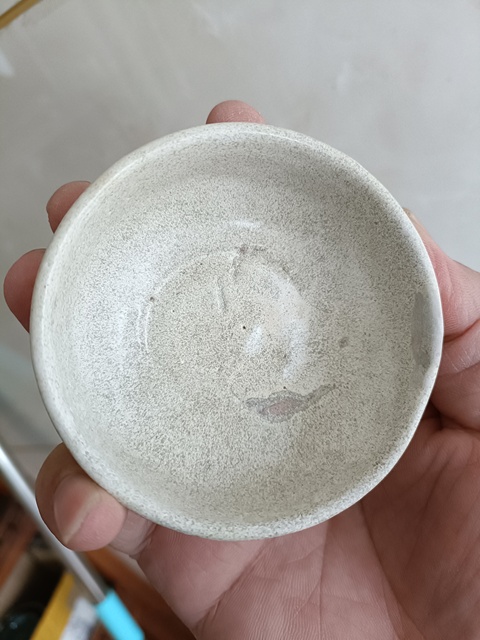 古玩陶瓷龍泉青瓷月白釉臥足杯真品鑒賞圖
