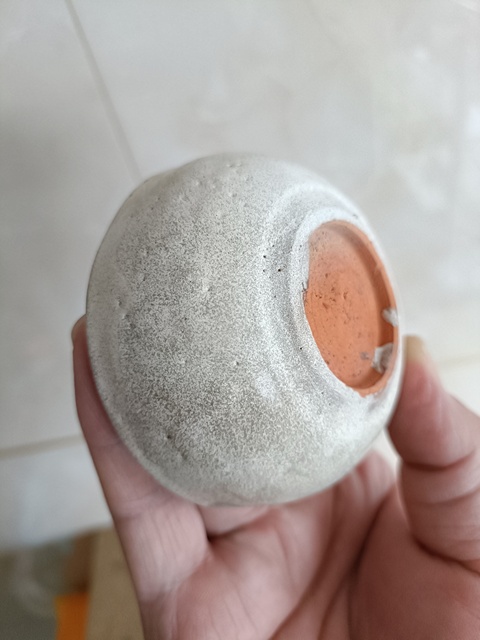 古玩陶瓷龍泉青瓷月白釉臥足杯真品鑒賞圖