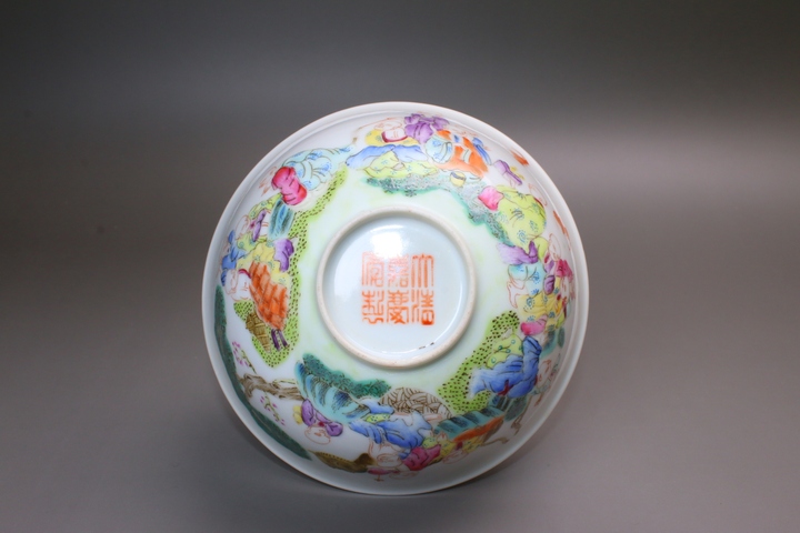 古玩陶瓷清晚期·粉彩十八羅漢圖碗真品鑒賞圖