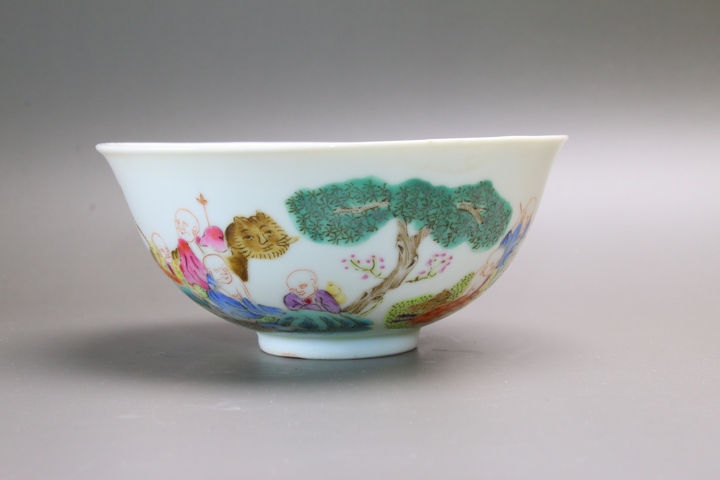 古玩陶瓷清晚期·粉彩十八羅漢圖碗真品鑒賞圖