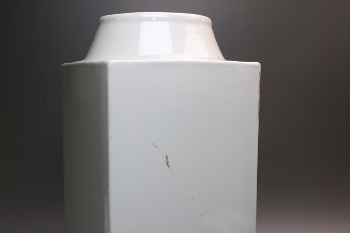 古玩陶瓷清晚期·白釉琮式瓶拍賣，當前價格9000元