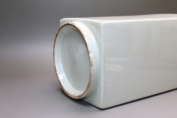 古玩陶瓷清晚期·白釉琮式瓶拍賣，當前價格9000元