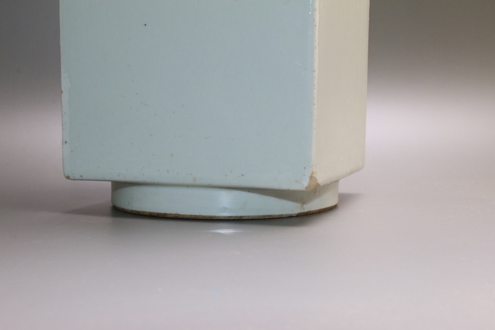 古玩陶瓷清晚期·白釉琮式瓶拍賣，當前價格9000元