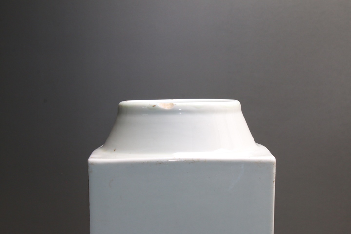 古玩陶瓷清晚期·白釉琮式瓶拍賣，當前價格9000元