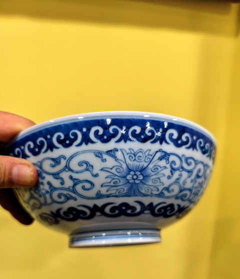 古玩陶瓷清嘉慶 青花纏枝蓮紋大碗真品鑒賞圖