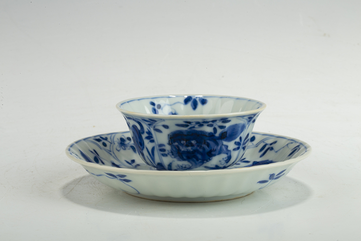 古玩陶瓷清康熙·青花開窗瑞獸紋杯碟拍賣，當前價格4666元