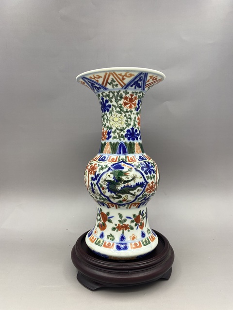 古玩陶瓷晚清 仿萬歷青花五彩纏枝寶相花開光云龍紋花觚拍賣,當前價格9777元