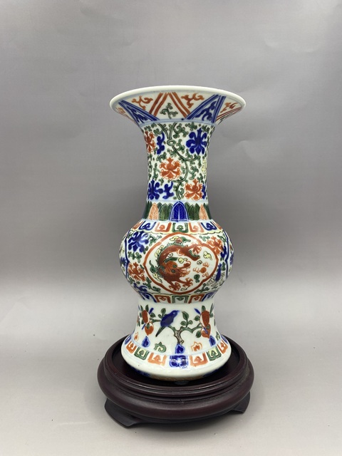 古玩陶瓷晚清 仿萬歷青花五彩纏枝寶相花開光云龍紋花觚拍賣,當前價格9777元
