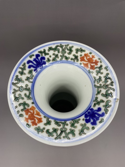 古玩陶瓷晚清 仿萬歷青花五彩纏枝寶相花開光云龍紋花觚拍賣,當前價格9777元